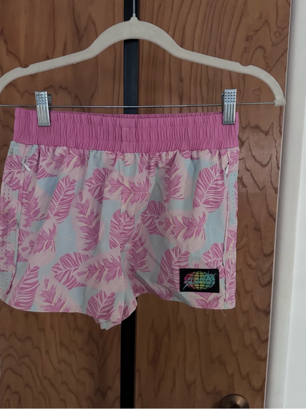 Slunks Women's Pink Leaf-Print Athletic Shorts with Elastic Waist small